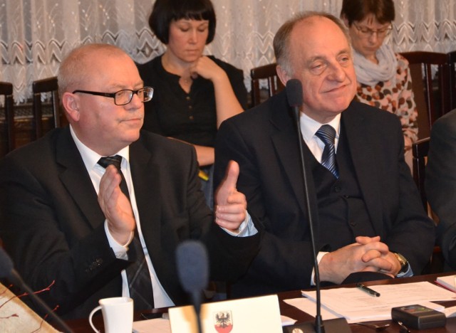 Starosta Mirosław Czapla (z lewej) został prezesem malborskiego PCK. Wicestarosta Waldemar Lamkowski będzie przewodniczył Komisji Rewizyjnej.