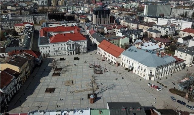 Już od poniedziałku, 15 kwietnia przejazd przez Rynek dla samochodów zostanie zamknięty.