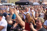 Pożegnanie Lata w Przedborzu. Na scenie grają i śpiewają Baciary. ZDJĘCIA