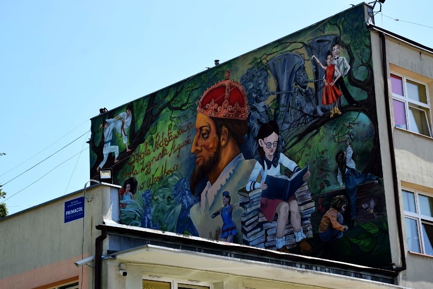 Mural na budynku Szkoły Podstawowej im. Króla Zygmunta...