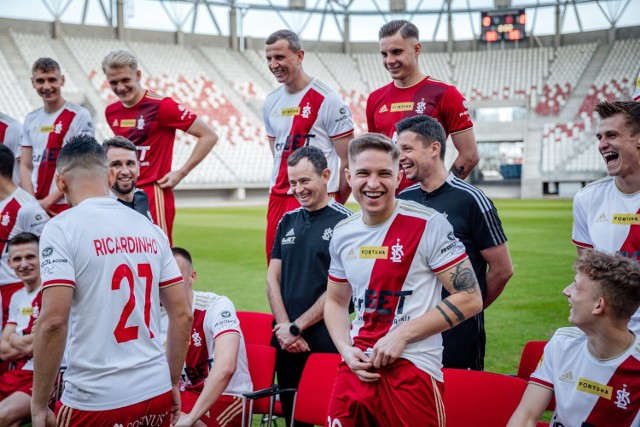 FIFA zniosła zakaz rejestracji nowych piłkarzy przez ŁKS Łódź!