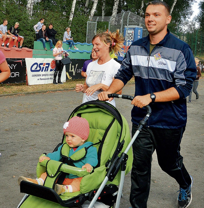 W biegu rekreacyjnym na 1500 metrów udział wzięły całe...