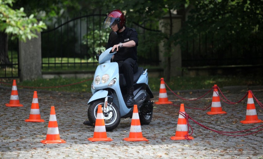 Piknik policyjny w Łodzi - Myślę więc jestem - trzeźwy za...