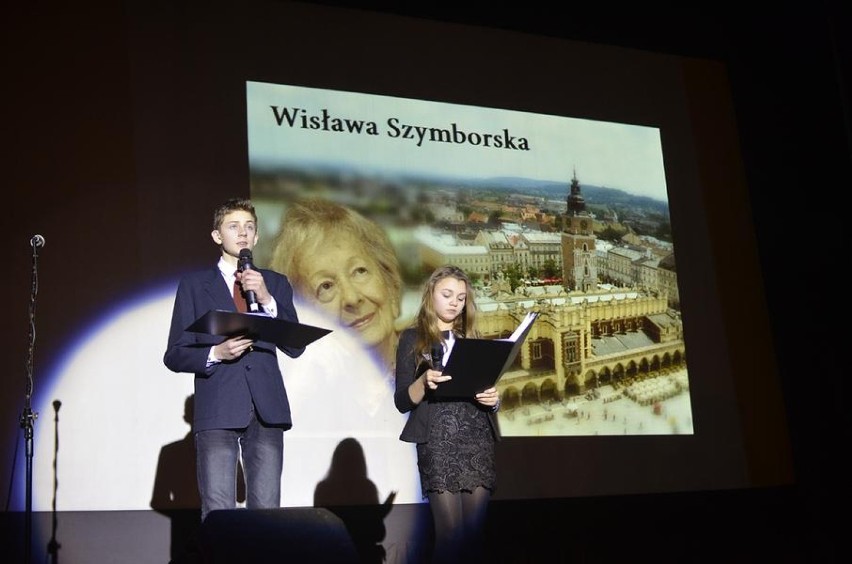 Młodzież z ząbkowickiego gimnazjum nr 2 przygotowała program o polskich noblistach 