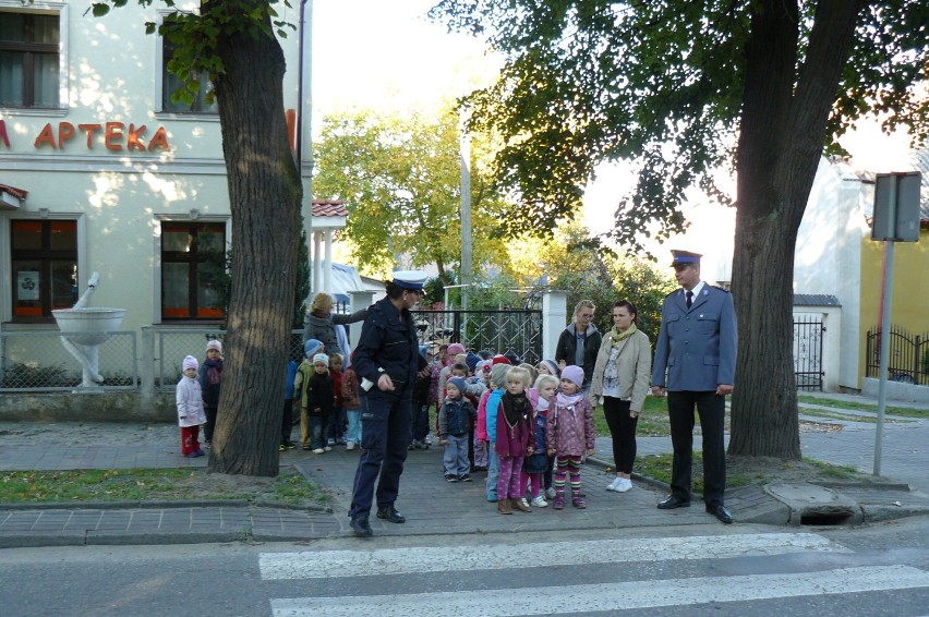 Policjanci spotkali się z dziećmi z przedszkola Maluszek w Ryjewie