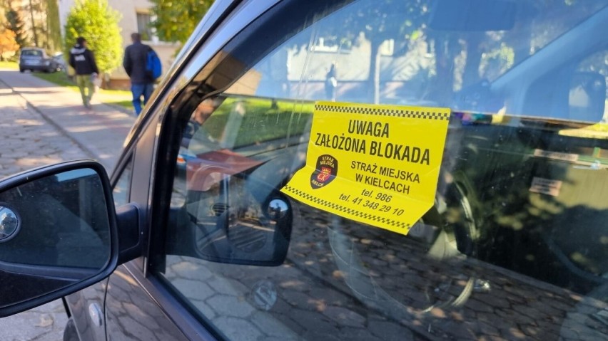 Spór między kierowcą i Strażą Miejską w Kielcach. Doszło do ostrych słów. Strażnicy zawiadomili policję. Zobaczcie zdjęcia    