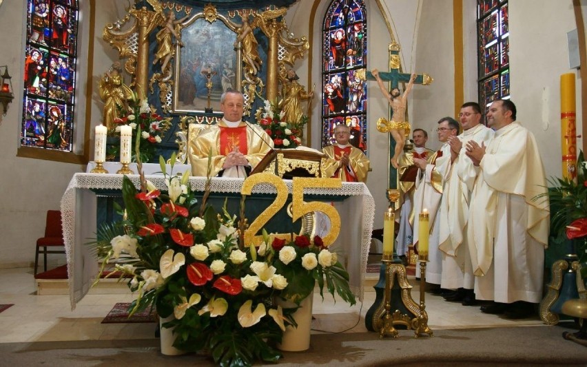 Nominacja za:
zorganizowanie obchodów 300-lecia parafii św....