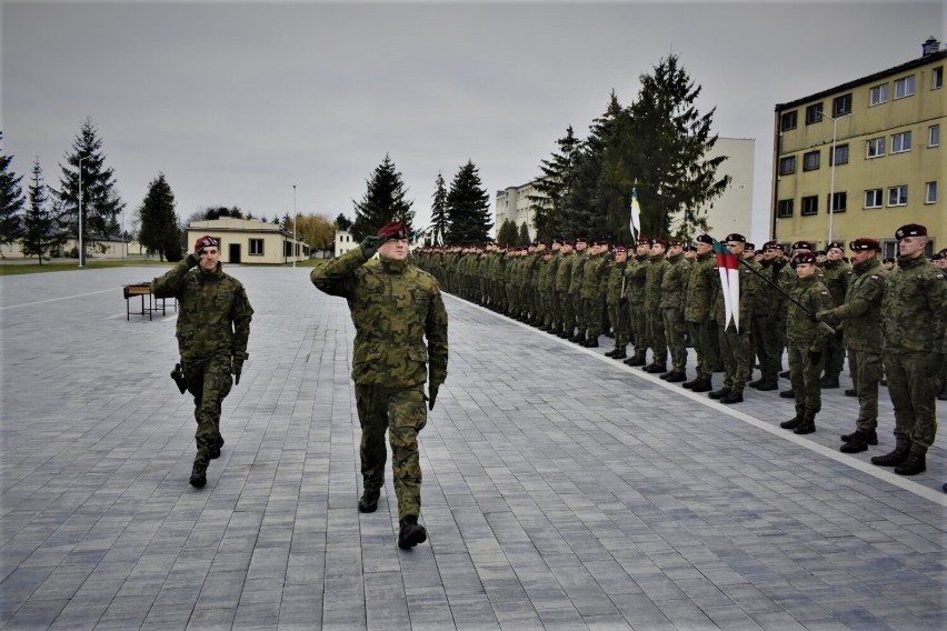 140 ochotników dobrowolnej zasadniczej służby wojskowej zaczęło szkolenie w 25. Brygadzie Kawalerii Powietrznej w Tomaszowie [ZDJĘCIA]