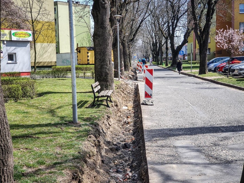 Leszno. Aleja pieszo - rowerowa  wzdłuż Sułkowskiego w przebudowie. Będzie zwężona – z jakiego powodu? ZDJĘCIA