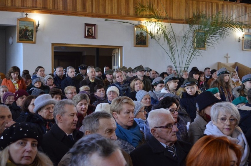 Rocznica pacyfikacji wsi Szczecyn i Borów. Mieszkańcy uczcili pamięć ofiar. Zobacz zdjęcia z uroczystości
