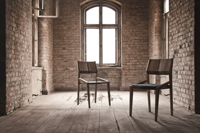Radomsko: Krzesło i fotel "1403" firmy Fameg. Solidnie do nowoczesnych  wnętrz | Radomsko Nasze Miasto