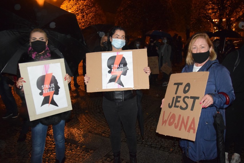 Strajk kobiet. Pleszewianki znów protestowały przeciwko orzeczeniu Trybunału Konstytucyjnego