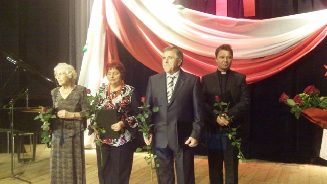 Założyciel Fundacji "Za Bramą" ( z prawej) był jednym z kandydatów do tytułu "Kraśniczanin Roku".