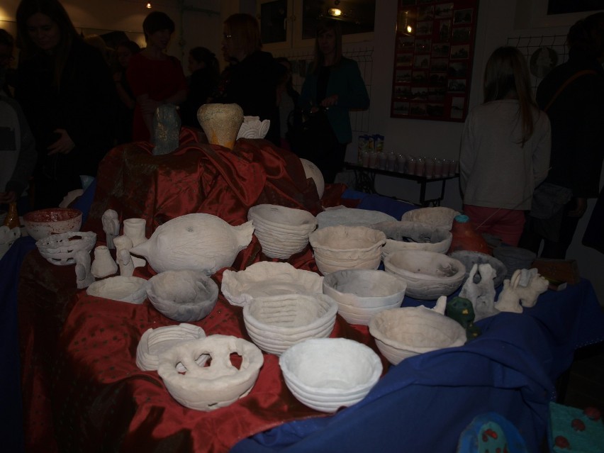 Wystawa ceramiki w Widawie