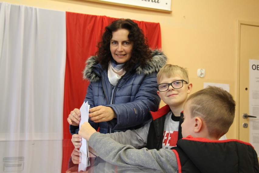 Głosowanie w wyborach samorządowych w Mikołowie