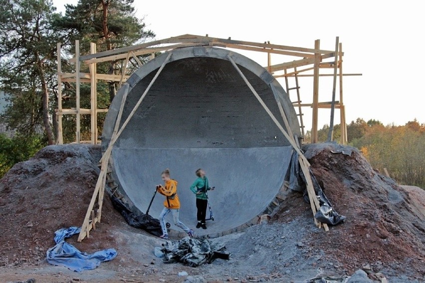 Na skarżyskim pumptracku powstaje konstrukcja o nazwie cradle