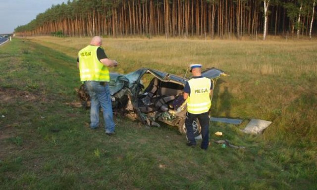 W sobotę, około godziny 16.00, na Trasie Poligonowej (DK 10) w Toruniu, doszło do śmiertelnego zdarzenia drogowego. 

W wyniku zderzenia opli (signum i corsy) jedna osoba zginęła.



Śmiertelny wypadek w Toruniu. Jedna osoba nie żyje