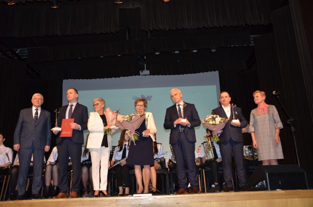 W czwartek Burmistrz Jerzy Sirak wręczył swoje honorowe nagrody - Quercusy