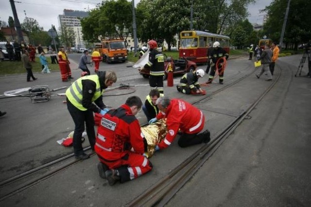 Wypadek w Szczecinie - kolizja tramwaju z samochodem