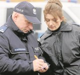 Komisariaty policji w powiecie piotrkowskim krytykowane przez mieszkańców