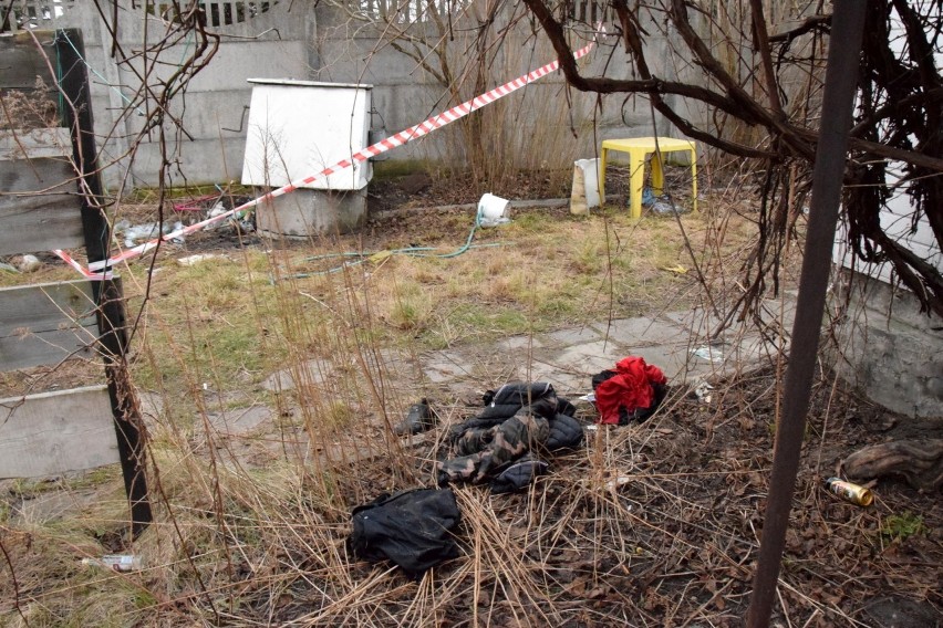 Wypadek w Kielcach. Człowiek wpadł do studni na ulicy Domaszowskiej. Sam zadzwonił po pomoc