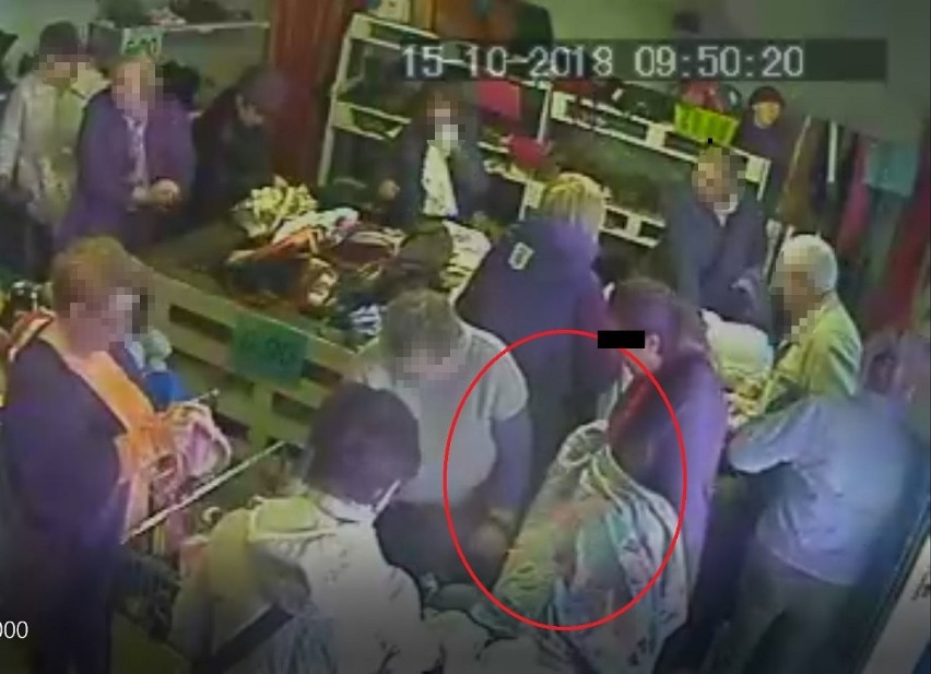 69-latka z Lipna ukradła w sklepie w Rypinie innej kobiecie dokumenty i pieniądze [zdjęcia]