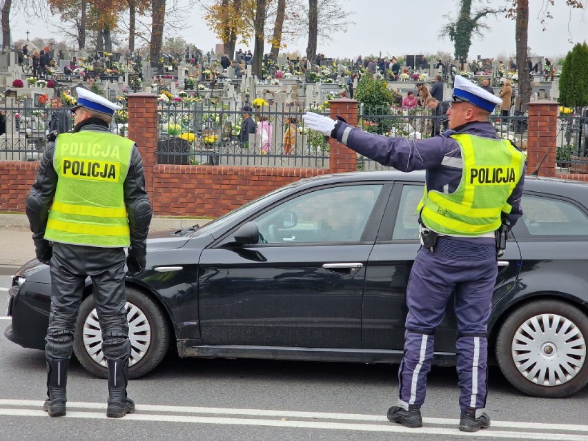 Policja w Kaliszu podsumowuje akcję "Wszystkich Świętych...