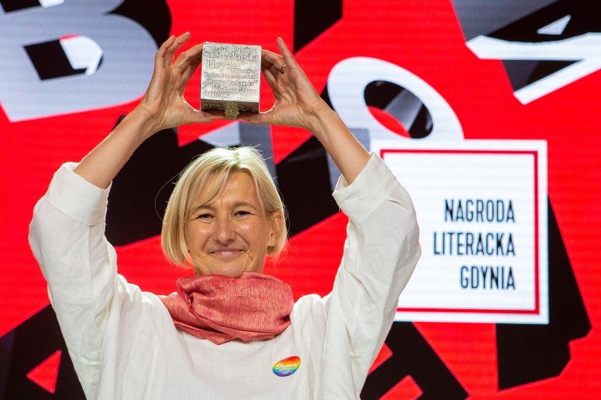 Nagroda Literacka Gdynia 2021. Cenne literackie Kostki w Gdyni rozdane! Znamy laureatów 