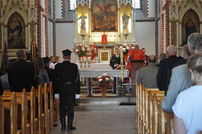 Strażacy z Chwałkowa Kościelnego z okazji Dnia Strażaka...