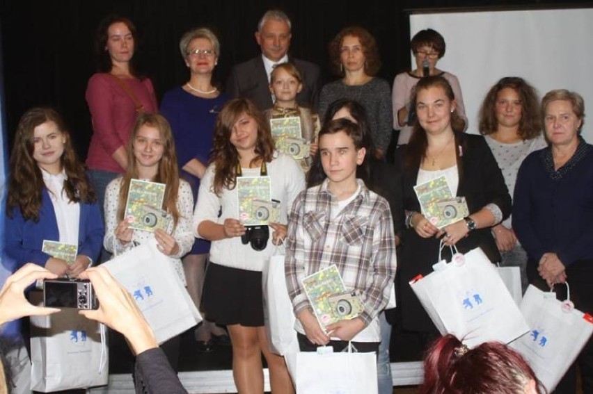 Wręczyli nagrody uczestnikom konkursu Eko - Pocztówka i Eko - Oko