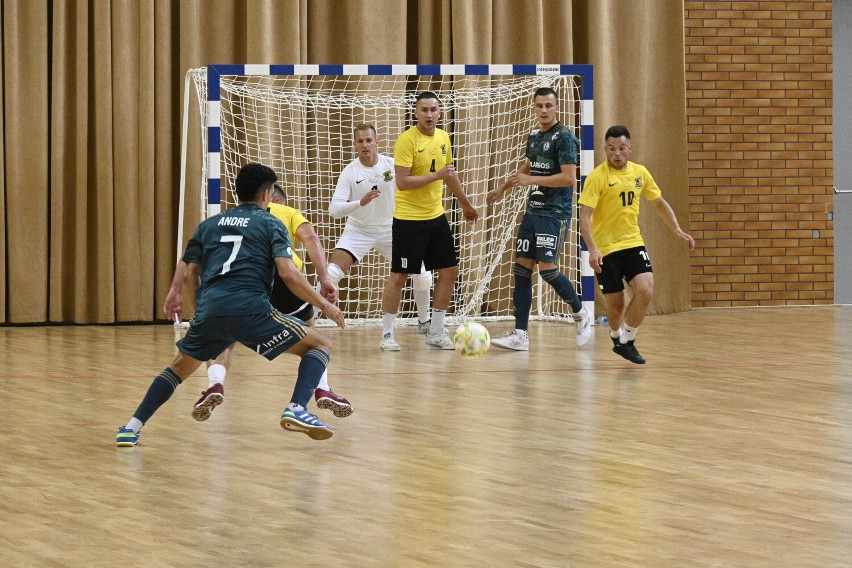 Drużyna Futsal Świecie przegrała w towarzyskim meczu z Legią...