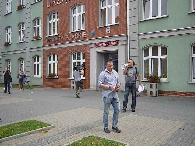 Protest przed Piekarskim Urzędem Miasta. Nie chcemy prohibicji!