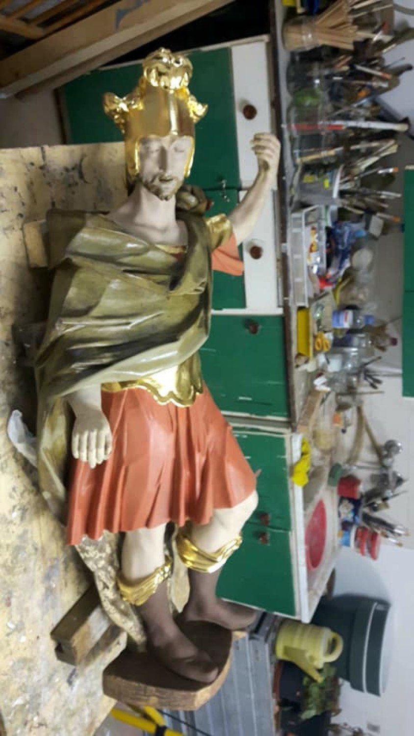 Pleszew. Zabytkowa rzeźba świętego Floriana odzyskała dawny blask