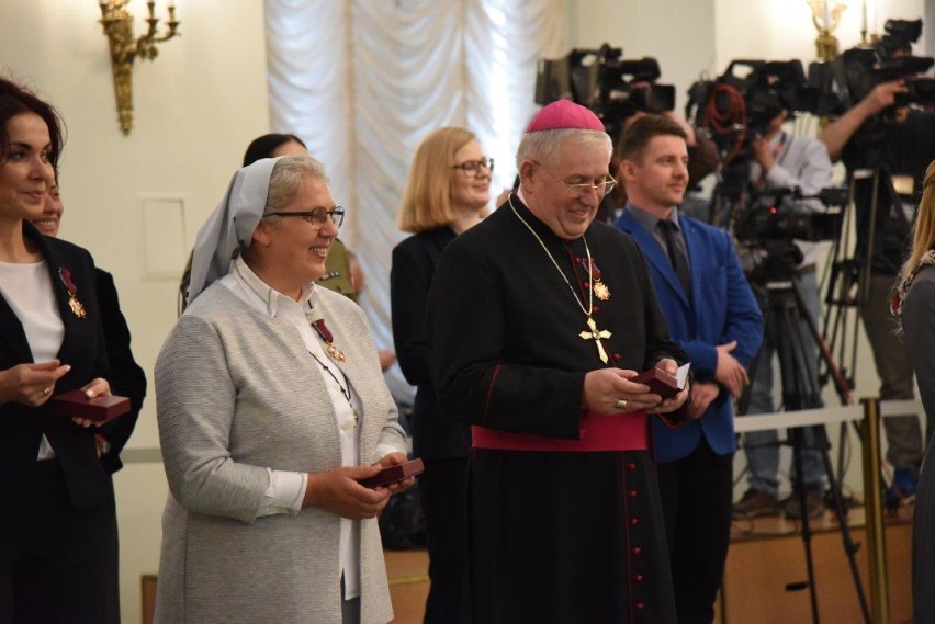 Biskup ełcki został odznaczony Złotym Krzyżem Zasługi