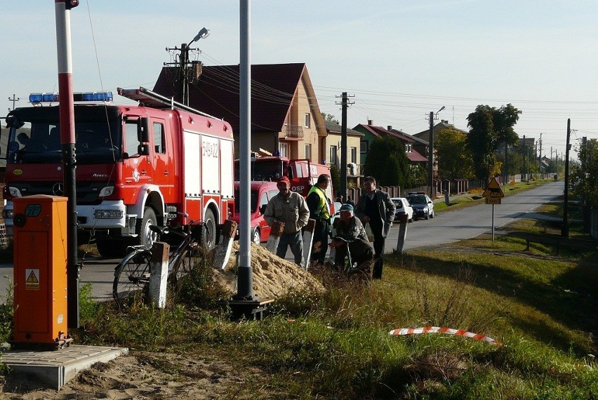 Wykolejenie pociągu towarowego w Brzustowie koło Tomaszowa Mazowieckiego [ZDJĘCIA]