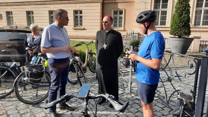 Pielgrzymka rowerowa wyruszyła z Gniezna na Jasną Górę