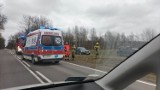Dachowanie auta w okolicach Bociek na trasie Siemiatycze - Bielsk Podlaski. Utrudnienia na DK 19
