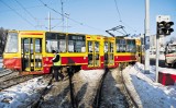 Wykolejona &quot;piątka&quot;, awarie, kolizje tramwajów w Łodzi