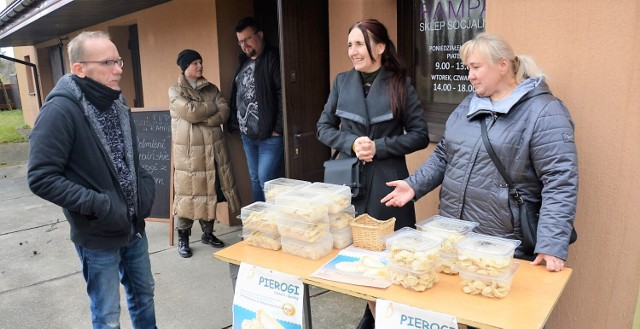 Pierogi Galiny i Natalii z Ukrainy idą w Zduńskiej Woli, jak ciepłe bułeczki