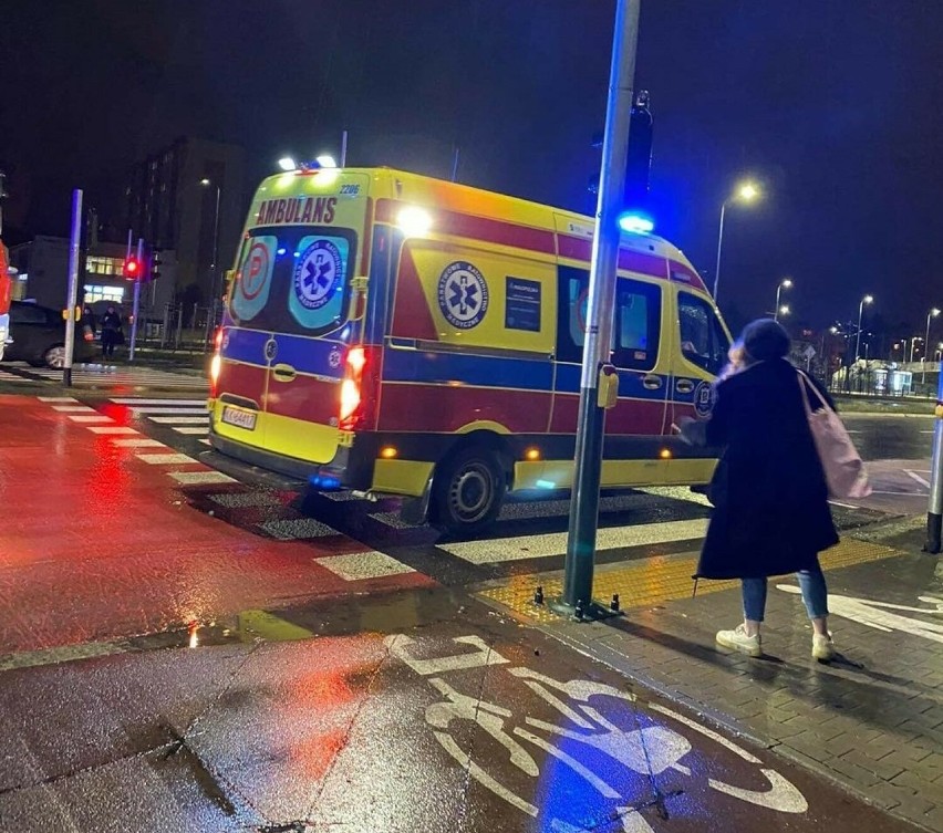 Wypadek w Krakowie. Zderzenie autobusu MPK i auta osobowego na północy miasta. Są osoby poszkodowane 