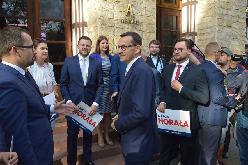 Premier Morawiecki w Gdyni poparł Marcina Horałę