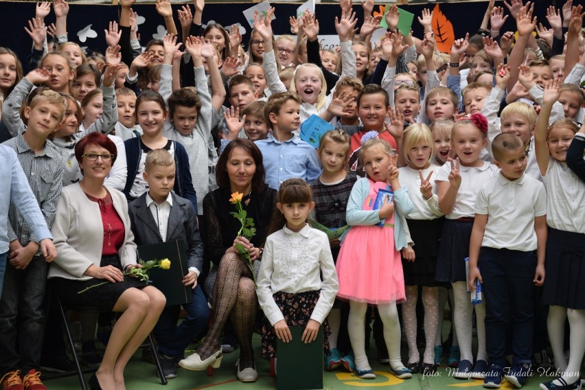 Wszystkim nauczycielom duuużo cierpliwości.Obchody Dnia Edukacji Narodowej w Żarach[ZDJĘCIA, WIDEO]