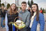 Wielkanoc uchodźców z Ukrainy. W sobotę w Bełchatowie poświęcono pokarmy. Co znalazło się w koszyczkach