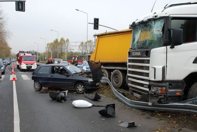 Wypadek na ulicy Chorzowskiej. Co najmniej przez godzinę były objazdy