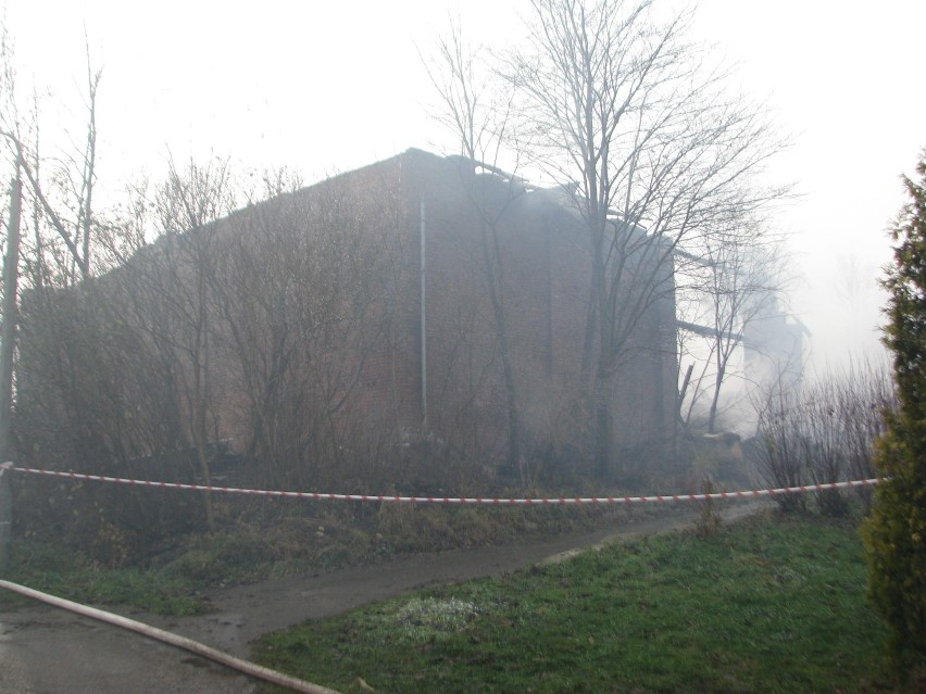 Stodoła w Zbrosławicach doszczętnie spłonęła. Koszt jej...