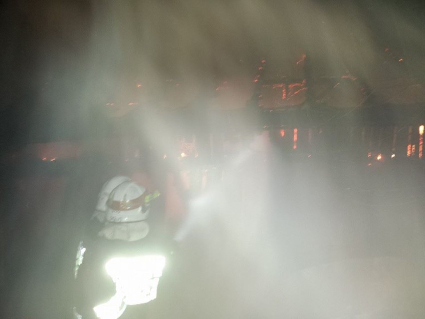 Pożary w Rycerce Górnej. Płonął budynek gospodarczy i pustostan