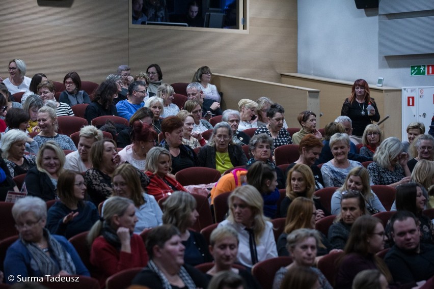 "Niegrzeczne dziewczynki" ze Stargardu. Premiera teatru Krzywa Scena na dużej scenie Stargardzkiego Centrum Kultury [ZDJĘCIA]