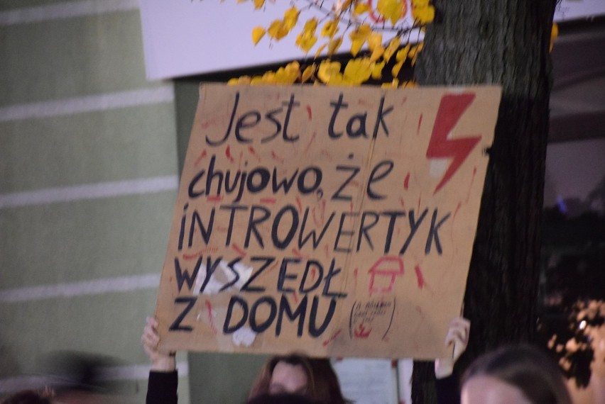 Strajk Kobiet 2020: Najlepsze hasła na transparentach,...