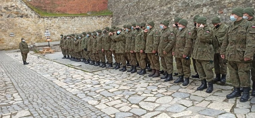Żołnierze 22. Karpackiego Batalionu Piechoty Górskiej na...