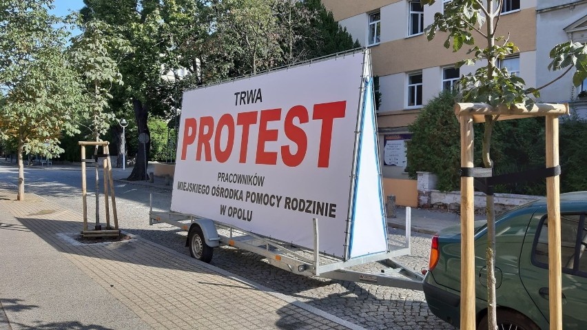Akcja protestacyjna pracowników MOPR-u w Opolu trwa. -...